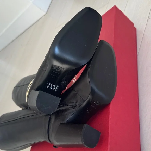 NIB Roger Vivier Elegant Black Heeled Boots with Gold Accent - Picture 5 of 10
